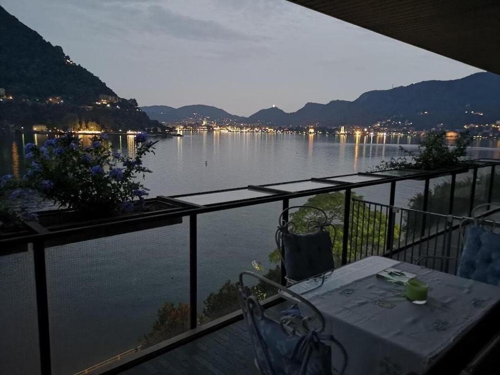 Lakeviewcabin - King Room With Balcony โกโม ภายนอก รูปภาพ